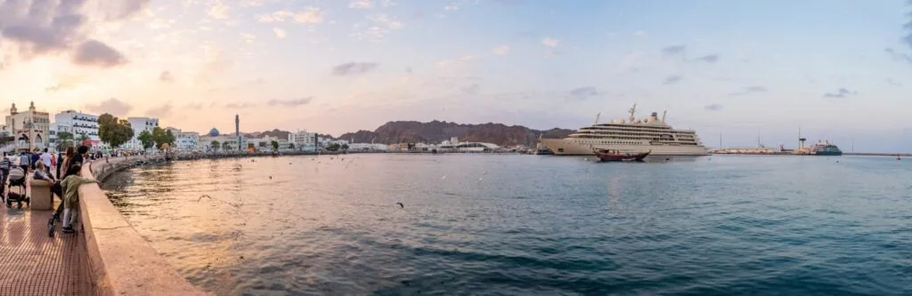 Die Uferpromenade von Muscat